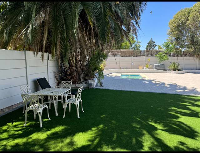 9 BEDROOM FREESTANDING FOR SALE IN TABLE VIEW